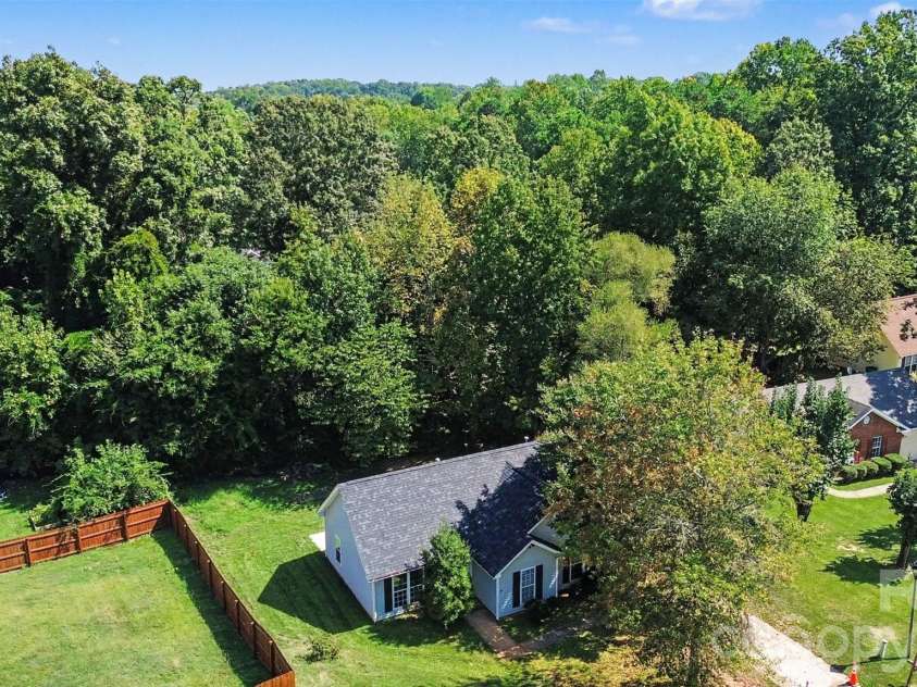 5718 Kirkdale Court, Charlotte, NC 28208.  MLS# CAR4424775, YatesRealty ID 51868. 