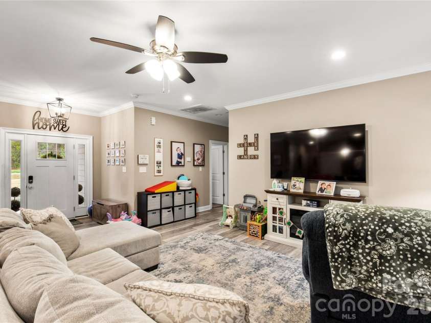 2577 Craig Farm Road, Lancaster, SC 29720.  MLS# CAR4355551, YatesRealty ID 5187. 