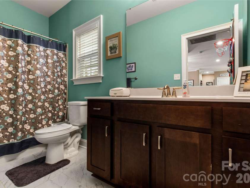 2577 Craig Farm Road, Lancaster, SC 29720.  MLS# CAR4355551, YatesRealty ID 5187. Guest Bathroom