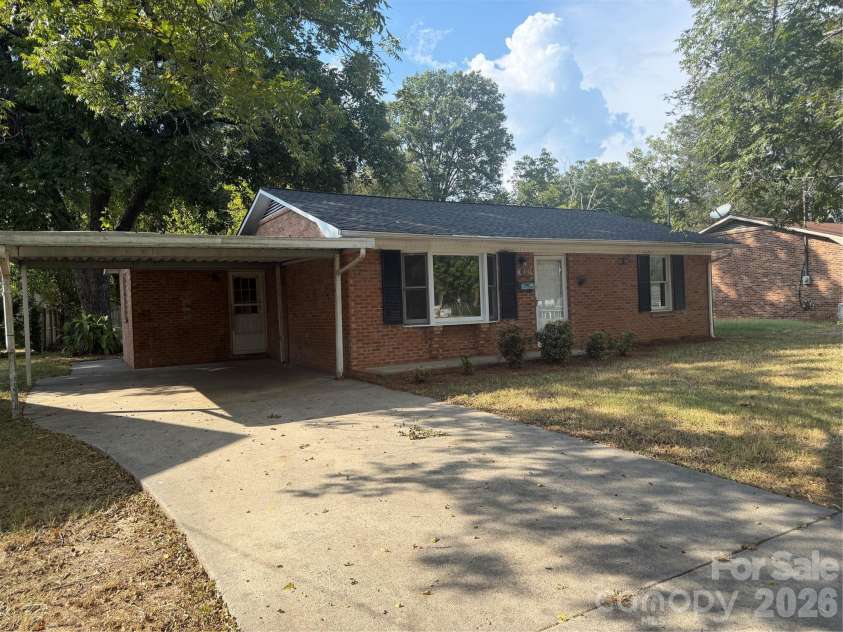 207 Jones Avenue, Rock Hill, SC 29730.  MLS# CAR4426436, YatesRealty ID 51870. 