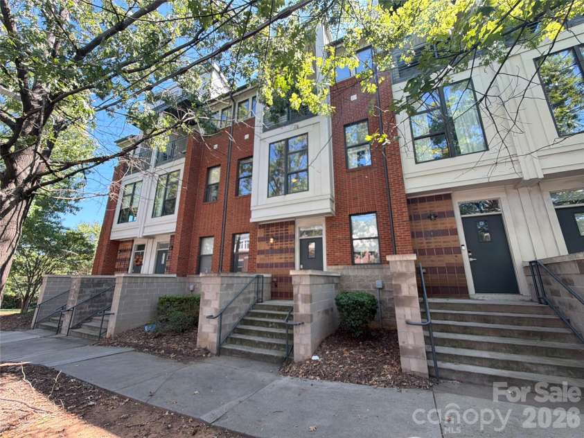 542 Mcdowell Street, Charlotte, NC 28204.  MLS# CAR4426458, YatesRealty ID 51874. 