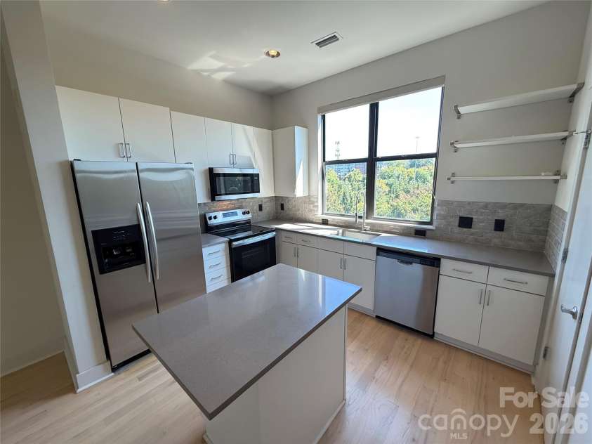 542 Mcdowell Street, Charlotte, NC 28204.  MLS# CAR4426458, YatesRealty ID 51874. 