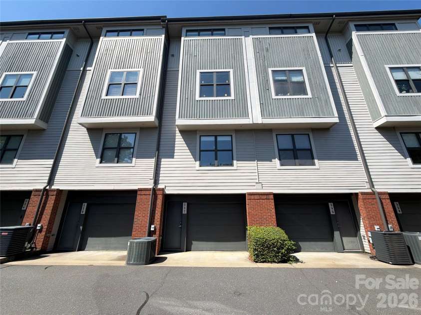 542 Mcdowell Street, Charlotte, NC 28204.  MLS# CAR4426458, YatesRealty ID 51874. 