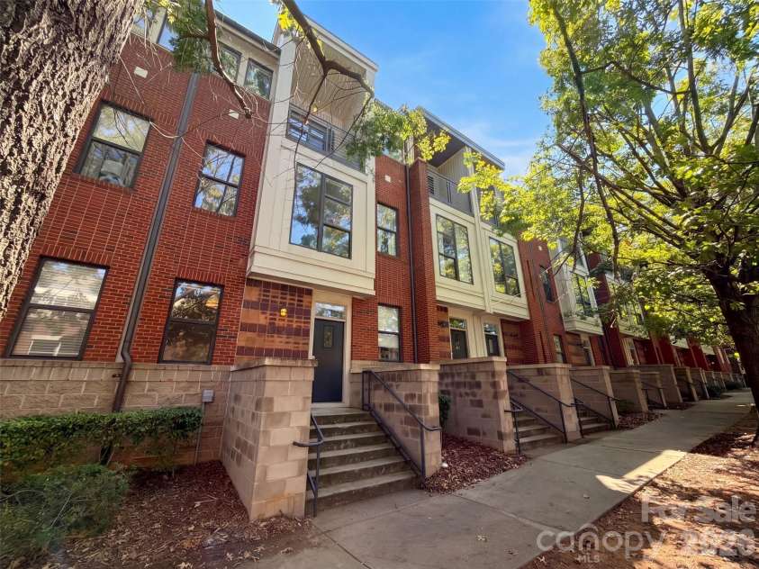 542 Mcdowell Street, Charlotte, NC 28204.  MLS# CAR4426458, YatesRealty ID 51874. 