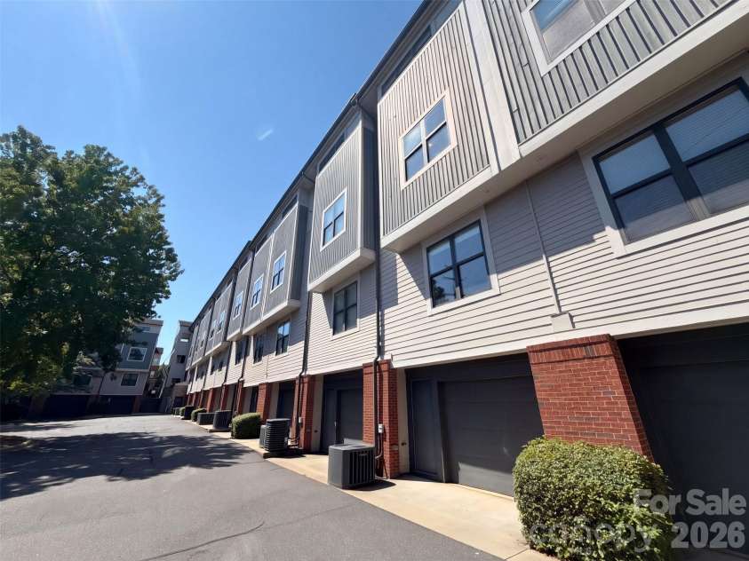 542 Mcdowell Street, Charlotte, NC 28204.  MLS# CAR4426458, YatesRealty ID 51874. 