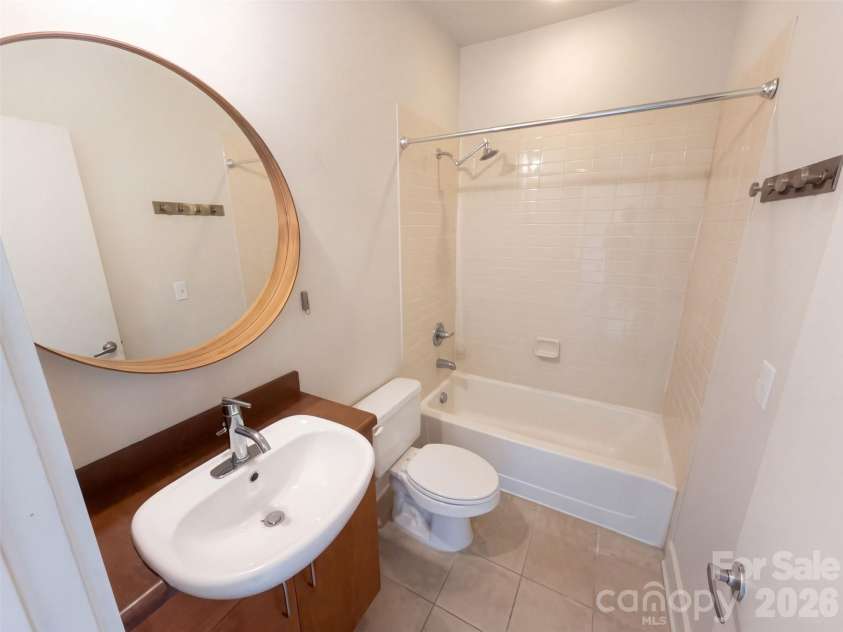 542 Mcdowell Street, Charlotte, NC 28204.  MLS# CAR4426458, YatesRealty ID 51874. 