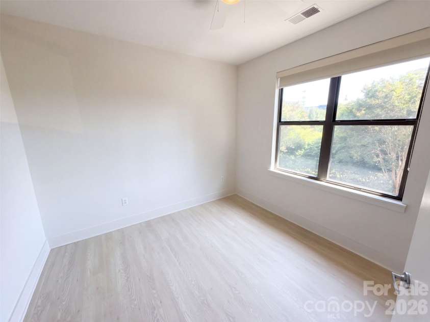 542 Mcdowell Street, Charlotte, NC 28204.  MLS# CAR4426458, YatesRealty ID 51874. 