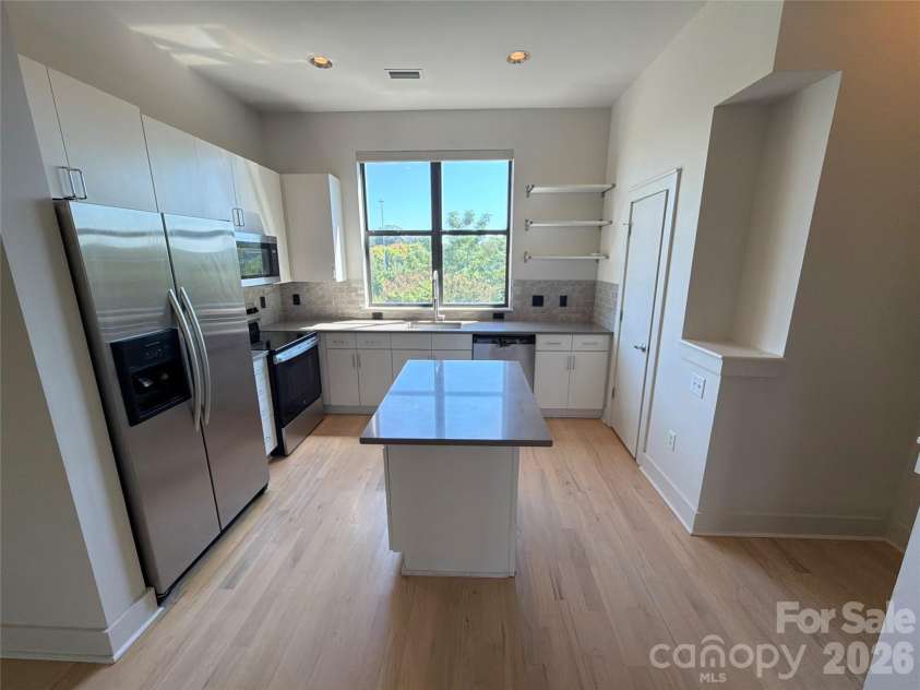 542 Mcdowell Street, Charlotte, NC 28204.  MLS# CAR4426458, YatesRealty ID 51874. 