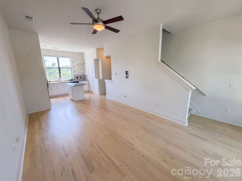 542 Mcdowell Street, Charlotte, NC 28204.  MLS# CAR4426458, YatesRealty ID 51874. 