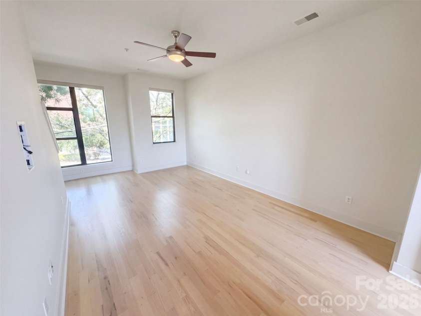542 Mcdowell Street, Charlotte, NC 28204.  MLS# CAR4426458, YatesRealty ID 51874. 