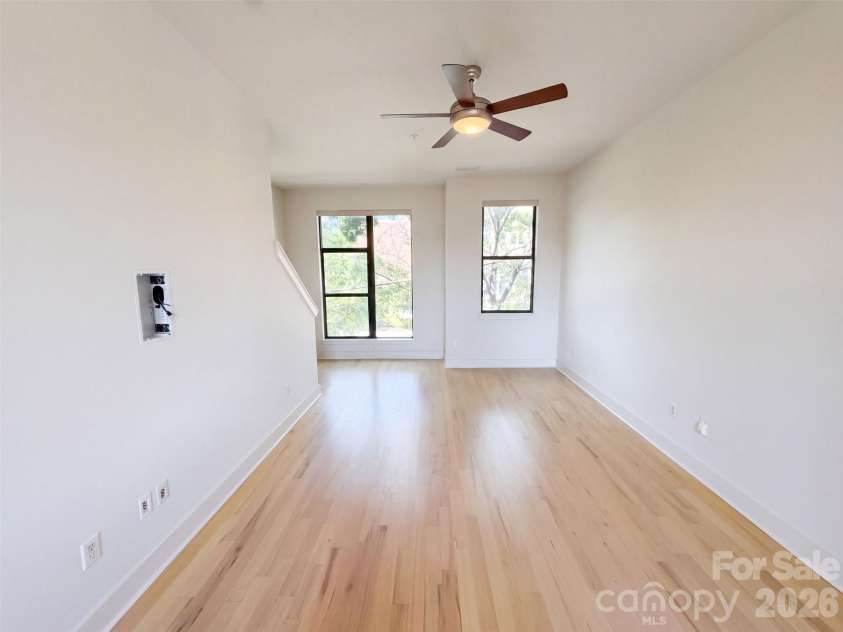 542 Mcdowell Street, Charlotte, NC 28204.  MLS# CAR4426458, YatesRealty ID 51874. 