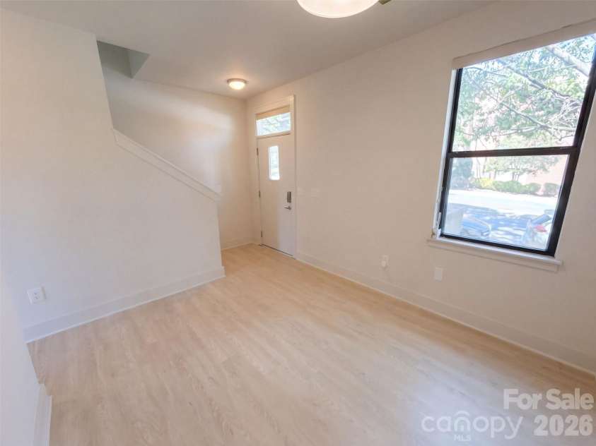 542 Mcdowell Street, Charlotte, NC 28204.  MLS# CAR4426458, YatesRealty ID 51874. 