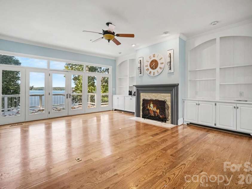 16101 Whitesail Drive, Charlotte, NC 28278.  MLS# CAR4425800, YatesRealty ID 51875. 