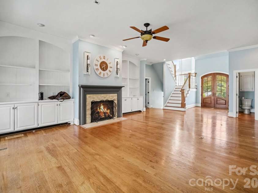 16101 Whitesail Drive, Charlotte, NC 28278.  MLS# CAR4425800, YatesRealty ID 51875. 
