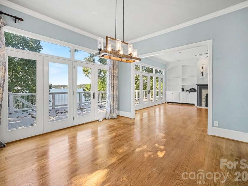 16101 Whitesail Drive, Charlotte, NC 28278.  MLS# CAR4425800, YatesRealty ID 51875. 