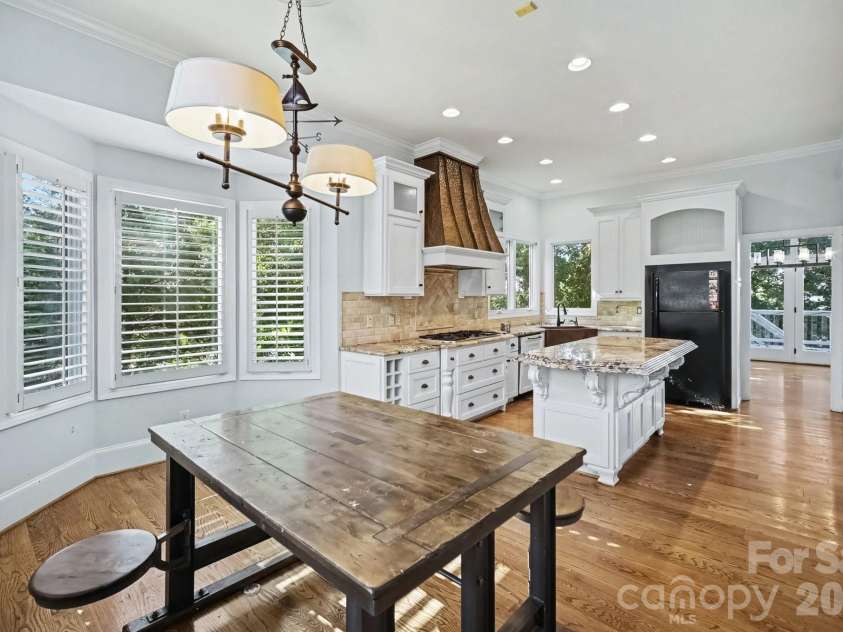16101 Whitesail Drive, Charlotte, NC 28278.  MLS# CAR4425800, YatesRealty ID 51875. 