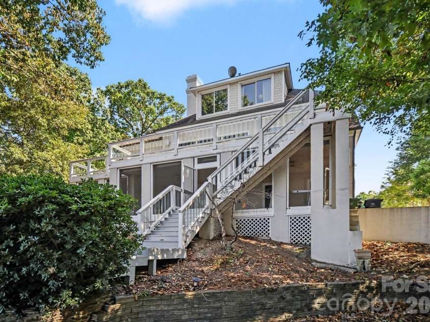 16101 Whitesail Drive, Charlotte, NC 28278.  MLS# CAR4425800, YatesRealty ID 51875. 