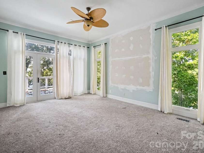 16101 Whitesail Drive, Charlotte, NC 28278.  MLS# CAR4425800, YatesRealty ID 51875. 