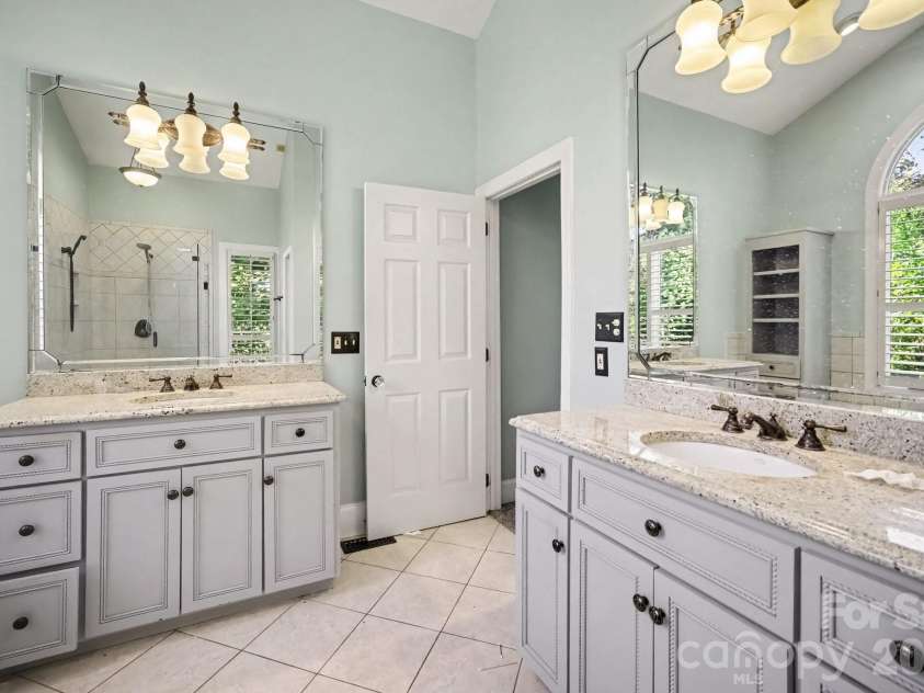 16101 Whitesail Drive, Charlotte, NC 28278.  MLS# CAR4425800, YatesRealty ID 51875. 