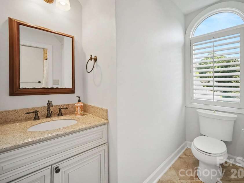 16101 Whitesail Drive, Charlotte, NC 28278.  MLS# CAR4425800, YatesRealty ID 51875. 
