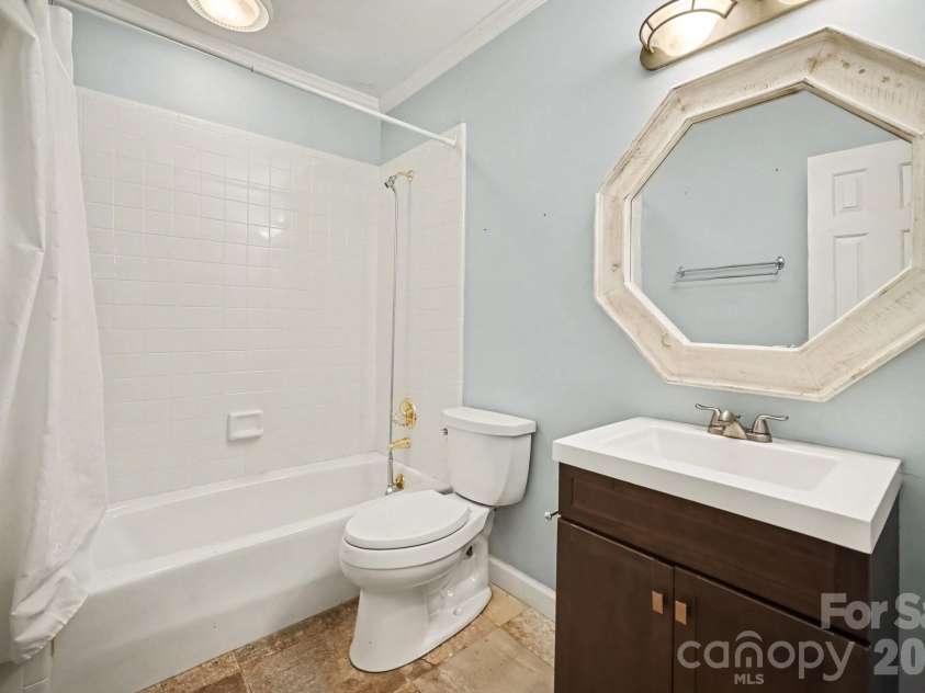 16101 Whitesail Drive, Charlotte, NC 28278.  MLS# CAR4425800, YatesRealty ID 51875. 