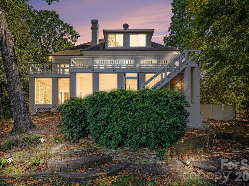 16101 Whitesail Drive, Charlotte, NC 28278.  MLS# CAR4425800, YatesRealty ID 51875. 