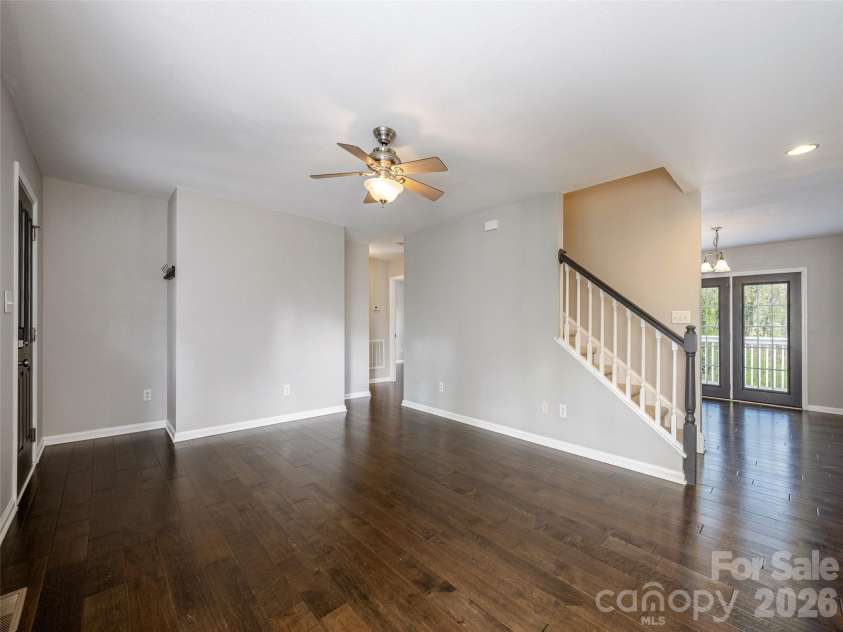 44 Ridgeland Lane, Asheville, NC 28805.  MLS# CAR4426245, YatesRealty ID 51876. 