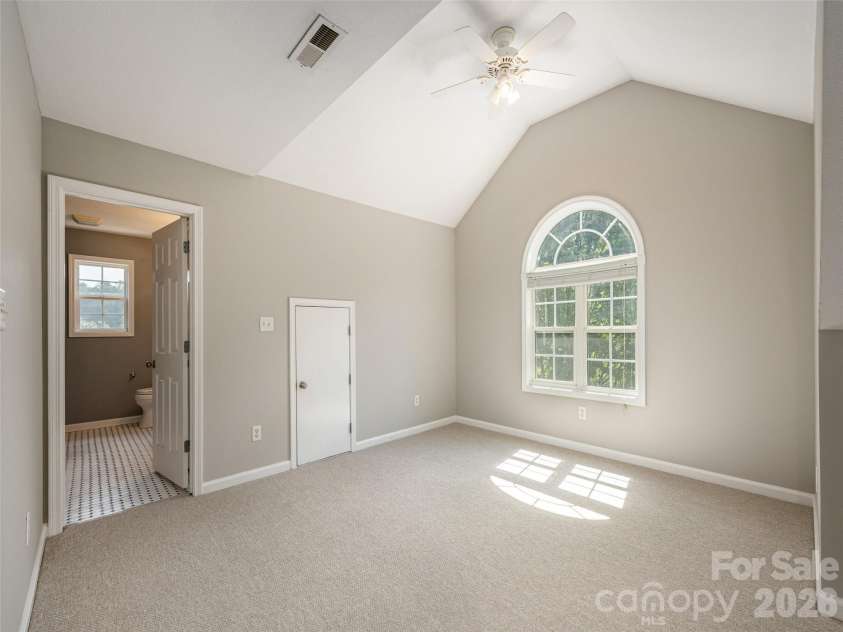 44 Ridgeland Lane, Asheville, NC 28805.  MLS# CAR4426245, YatesRealty ID 51876. 