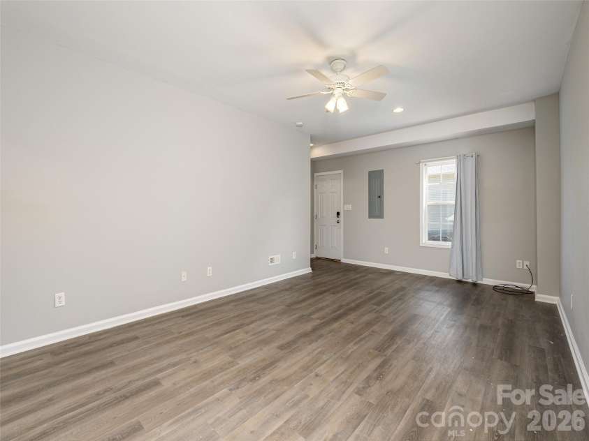 44 Ridgeland Lane, Asheville, NC 28805.  MLS# CAR4426245, YatesRealty ID 51876. 