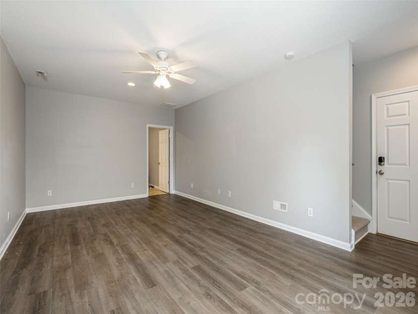 44 Ridgeland Lane, Asheville, NC 28805.  MLS# CAR4426245, YatesRealty ID 51876. 
