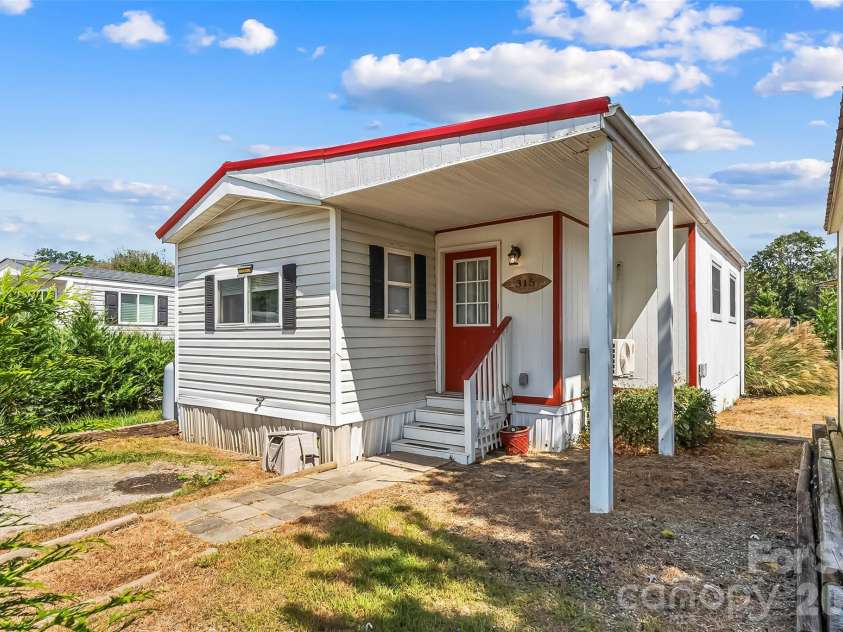 315 Mallard Loop, Waynesville, NC 28785.  MLS# CAR4420343, YatesRealty ID 51877. 
