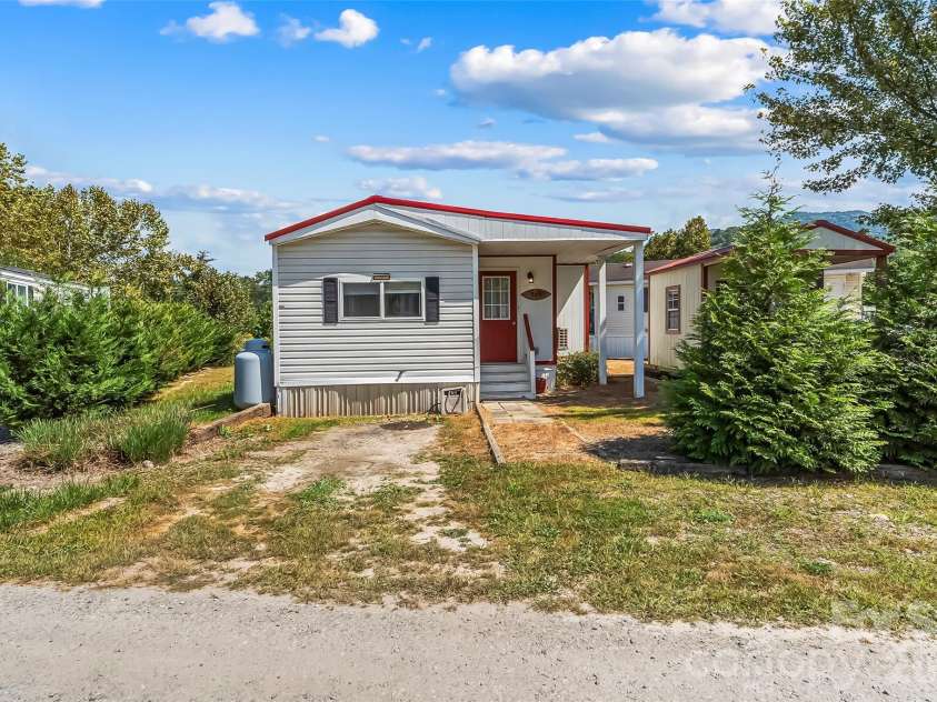 315 Mallard Loop, Waynesville, NC 28785.  MLS# CAR4420343, YatesRealty ID 51877. 