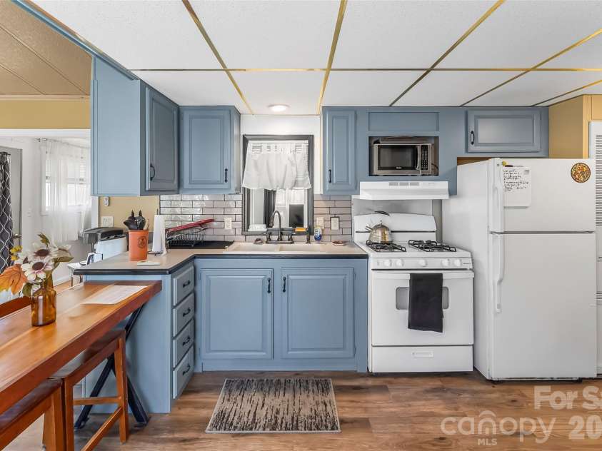 315 Mallard Loop, Waynesville, NC 28785.  MLS# CAR4420343, YatesRealty ID 51877. 