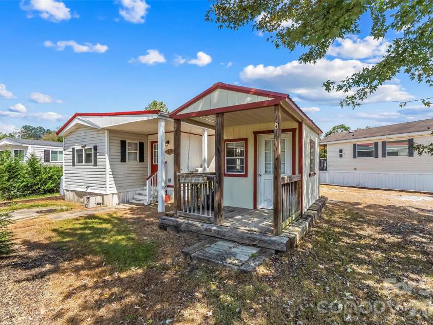 315 Mallard Loop, Waynesville, NC 28785.  MLS# CAR4420343, YatesRealty ID 51877. 