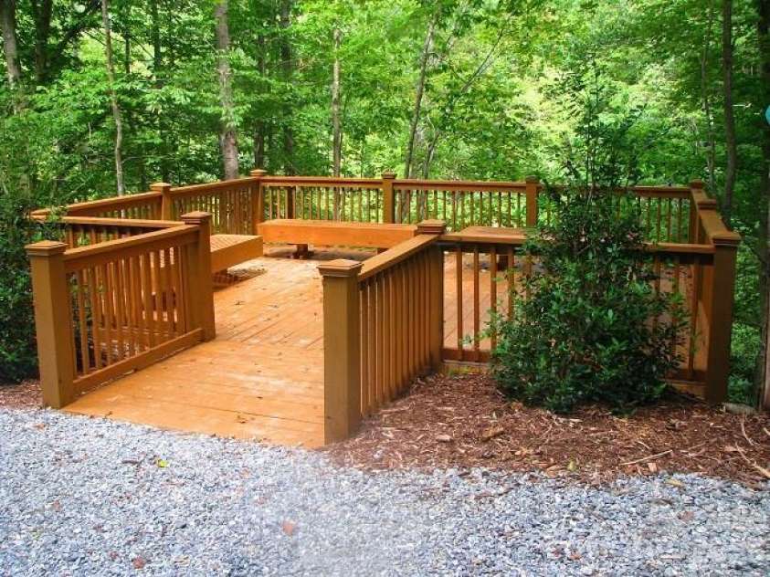 77 Dunn Trail, Nebo, NC 28761.  MLS# CAR4425004, YatesRealty ID 51878. Hiking trail picnic area