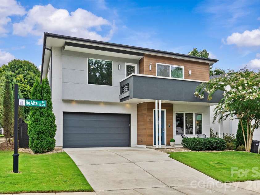 1237 Realta Drive, Charlotte, NC 28211.  MLS# CAR4346937, YatesRealty ID 5188. 