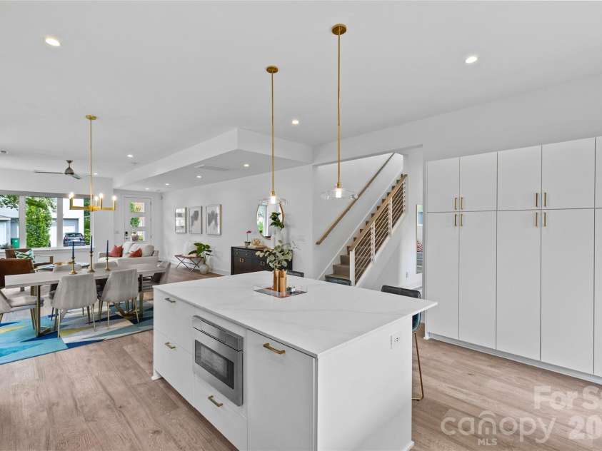 1237 Realta Drive, Charlotte, NC 28211.  MLS# CAR4346937, YatesRealty ID 5188. 