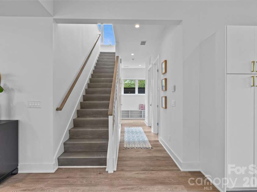 1237 Realta Drive, Charlotte, NC 28211.  MLS# CAR4346937, YatesRealty ID 5188. 