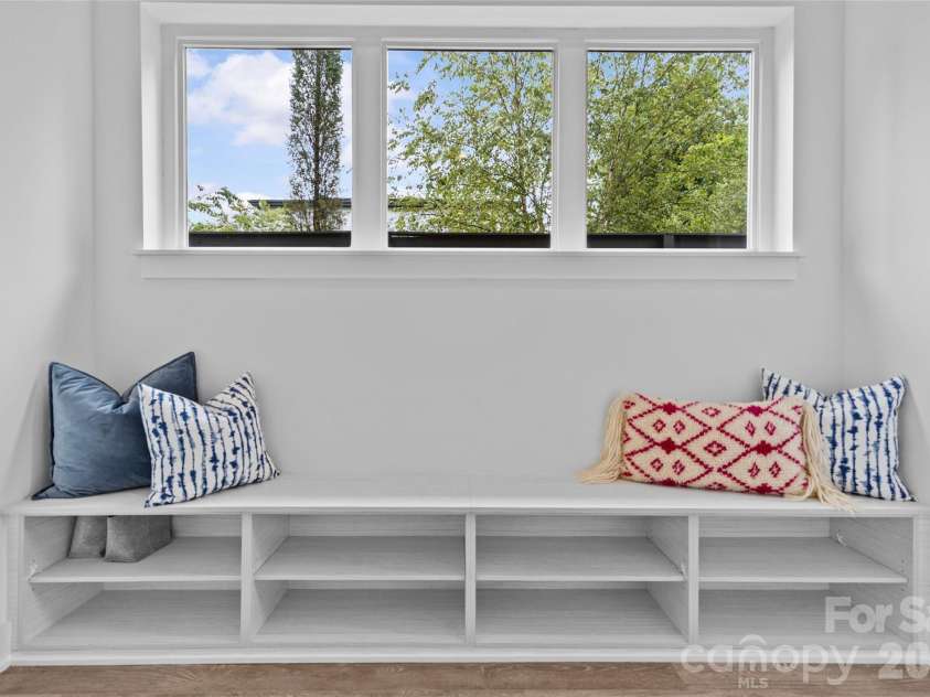 1237 Realta Drive, Charlotte, NC 28211.  MLS# CAR4346937, YatesRealty ID 5188. 
