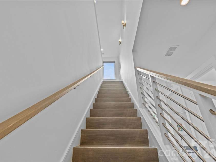 1237 Realta Drive, Charlotte, NC 28211.  MLS# CAR4346937, YatesRealty ID 5188. 