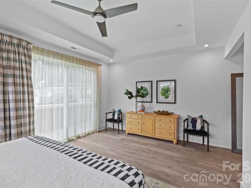 1237 Realta Drive, Charlotte, NC 28211.  MLS# CAR4346937, YatesRealty ID 5188. 