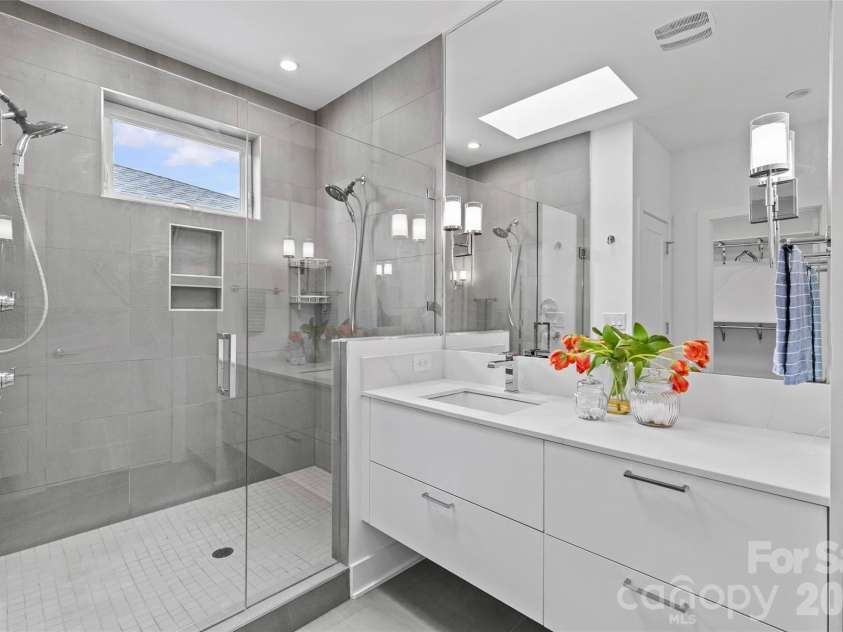 1237 Realta Drive, Charlotte, NC 28211.  MLS# CAR4346937, YatesRealty ID 5188. 