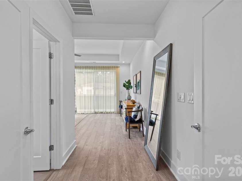 1237 Realta Drive, Charlotte, NC 28211.  MLS# CAR4346937, YatesRealty ID 5188. 