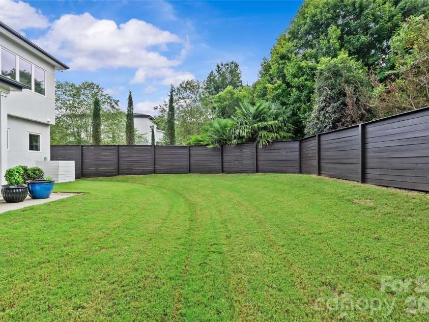 1237 Realta Drive, Charlotte, NC 28211.  MLS# CAR4346937, YatesRealty ID 5188. 