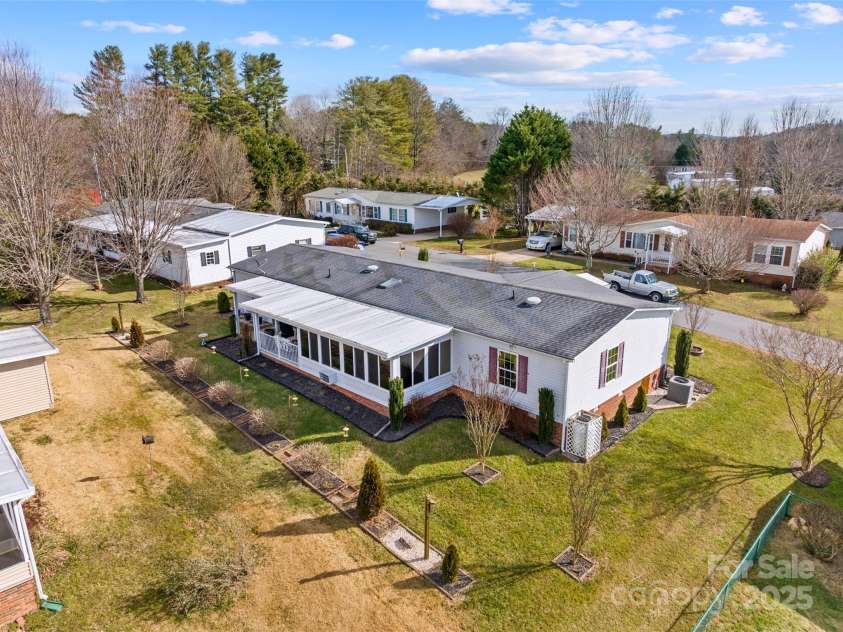 7 Marjorie Lane, Hendersonville, NC 28792.  MLS# CAR4232589, YatesRealty ID 5188. 