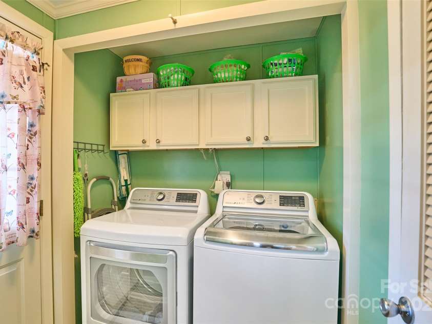 7 Marjorie Lane, Hendersonville, NC 28792.  MLS# CAR4232589, YatesRealty ID 5188. 