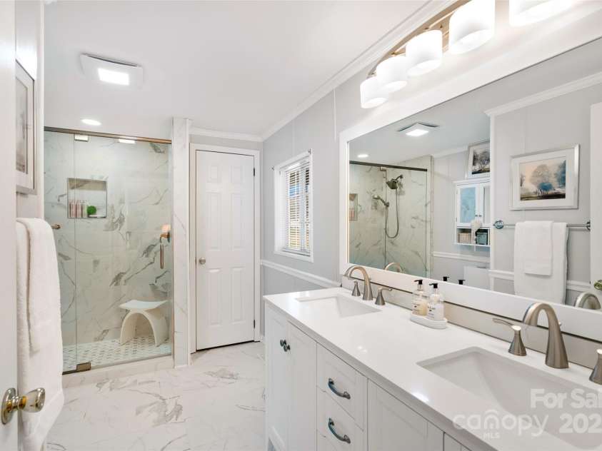 7 Marjorie Lane, Hendersonville, NC 28792.  MLS# CAR4232589, YatesRealty ID 5188. 