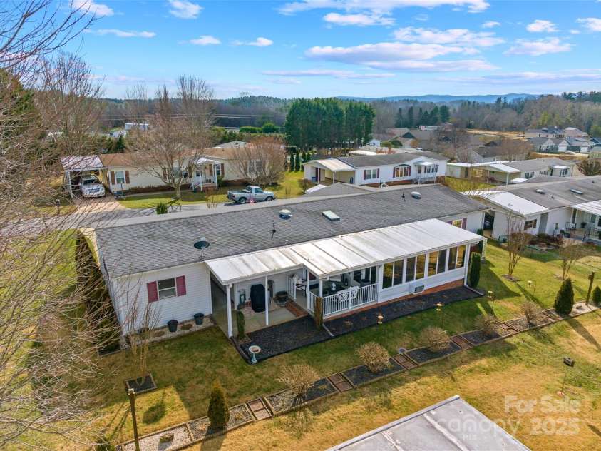 7 Marjorie Lane, Hendersonville, NC 28792.  MLS# CAR4232589, YatesRealty ID 5188. 