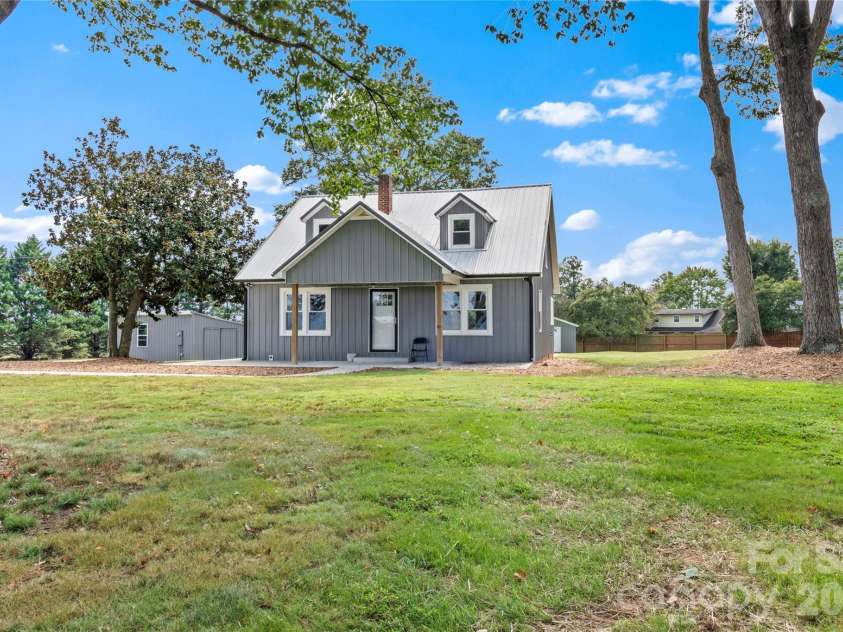 4752 Old US 421 Highway, Hamptonville, NC 27020.  MLS# CAR4425441, YatesRealty ID 51883. 