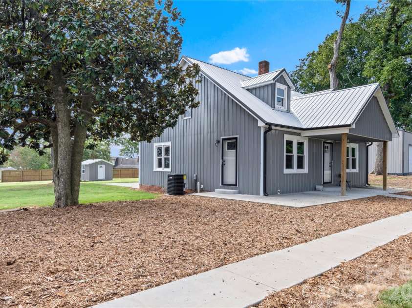 4752 Old US 421 Highway, Hamptonville, NC 27020.  MLS# CAR4425441, YatesRealty ID 51883. 